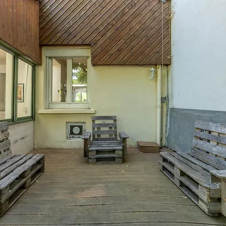 Maison Face Stade Marcombes Holiday home