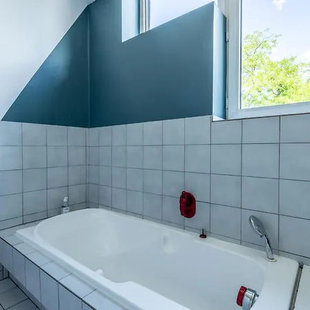 Maison Face Stade Marcombes Holiday home *