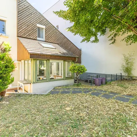Maison Face Stade Marcombes Holiday home