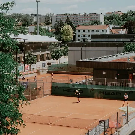 Maison Face Stade Marcombes Holiday home
